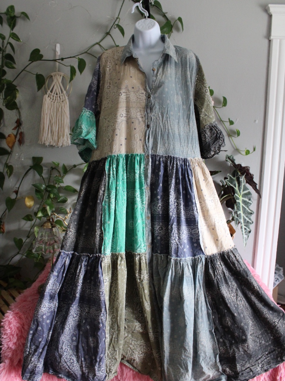 Oli & Hali Patchwork Bandana Print Tiered Maxi Dress Size L Fits XL–2XL - Picture 2 of 7